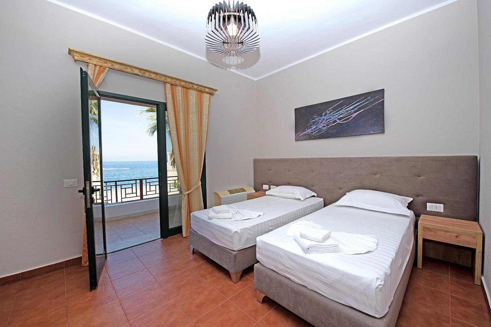 Palmanova Beach Mardok Vlorë Buitenkant foto