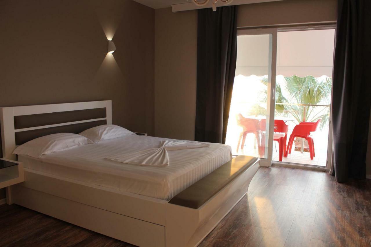 Palmanova Beach Mardok Vlorë Buitenkant foto
